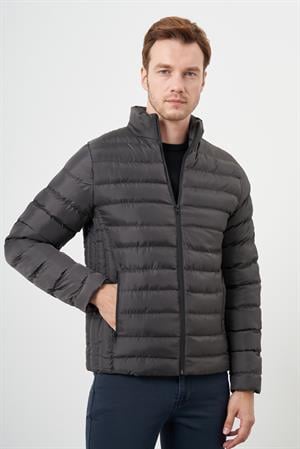 Morven Erkek Haki Edmonton Dinamik Fit Dar Kesim Kısa Kapitone Mont