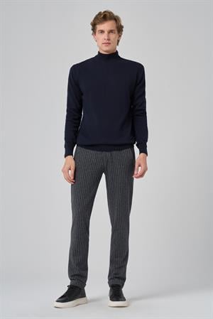 Morven Erkek Lacivert Basic Yarım Balıkçı Yaka Dynamic Fit Rahat Kesim Triko