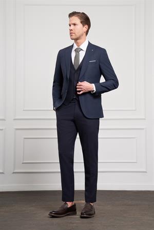 Morven Erkek Lacivert Trend Yelekli Kombinli Yünlü Slim Fit Sivri Yaka Takım Elbise