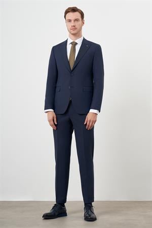 Morven Erkek Lacivert Yünlü Platinium 8-Drop Slim Fit Sivri Yaka Takım Elbise