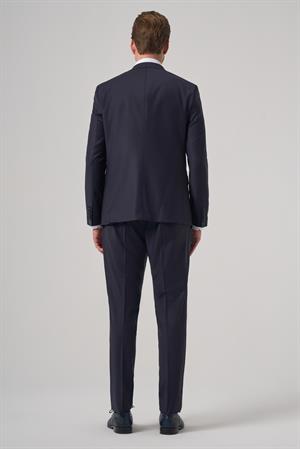 Morven Erkek Lacivert Yünlü Trend Düz Slim Fit Sivri Yaka Takım Elbise