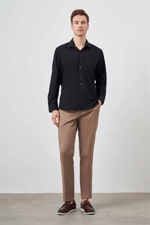 Morven Erkek Siyah Basic Düz Desen Cepli Sert Yaka Regular Fit Gömlek