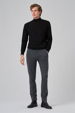 Morven Erkek Siyah Basic Yarım Balıkçı Yaka Dynamic Fit Rahat Kesim Triko