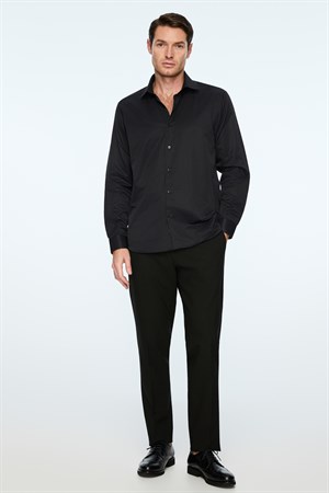 Morven Erkek Siyah Düz Slim Fit Sert Yaka Gömlek