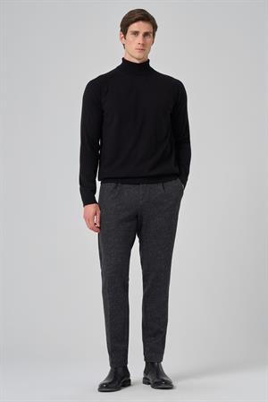Morven Erkek Siyah Trend Core Spun Balıkçı Yaka Dynamic Fit Rahat Kesim Triko