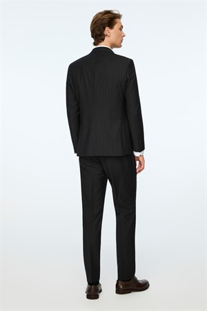 Morven Erkek Siyah Yün Trend Çizgili Slim Fit Sivri Yaka Takım Elbise