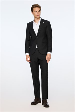 Morven Erkek Siyah Yün Trend Çizgili Slim Fit Sivri Yaka Takım Elbise