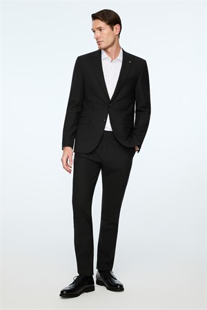 Morven Erkek Siyah Yünlü Düz Slim Fit Sivri Yaka Takım Elbise