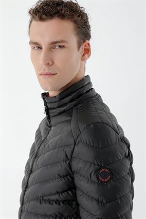 Siyah Su İtici Rüzgar Geçirmez Dynamic Fit Rahat Kesim Şişme Mont