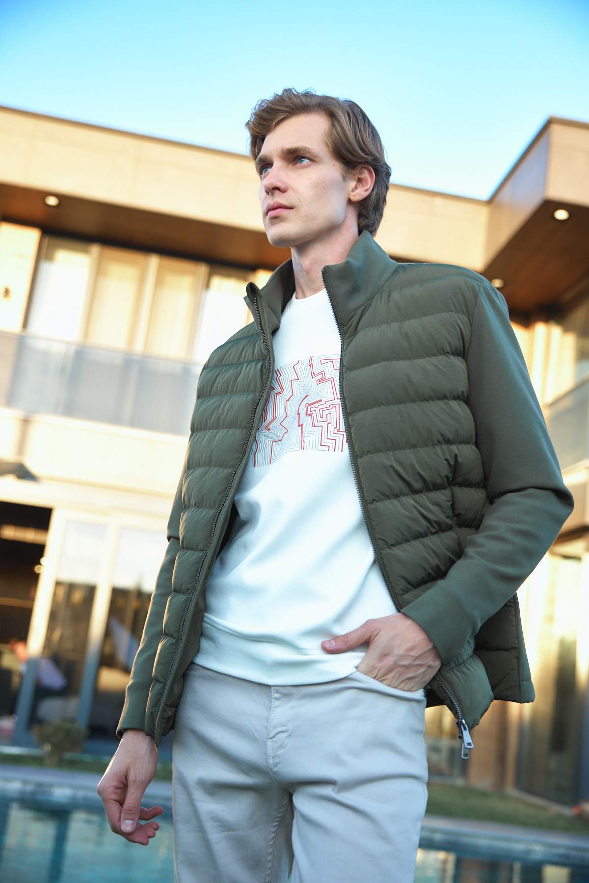 Sweatshirt