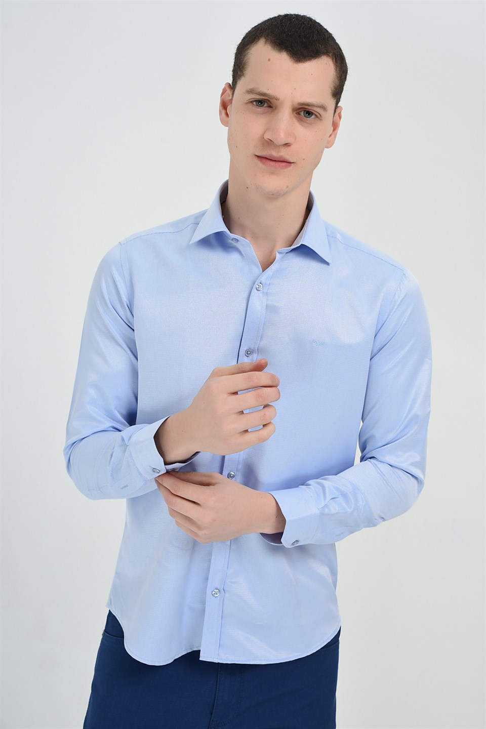  Morven Erkek Buz Mavisi Saldera Slim Fit Dar Kesim Jakarlı Sert Yaka Uzun Kollu Gömlek