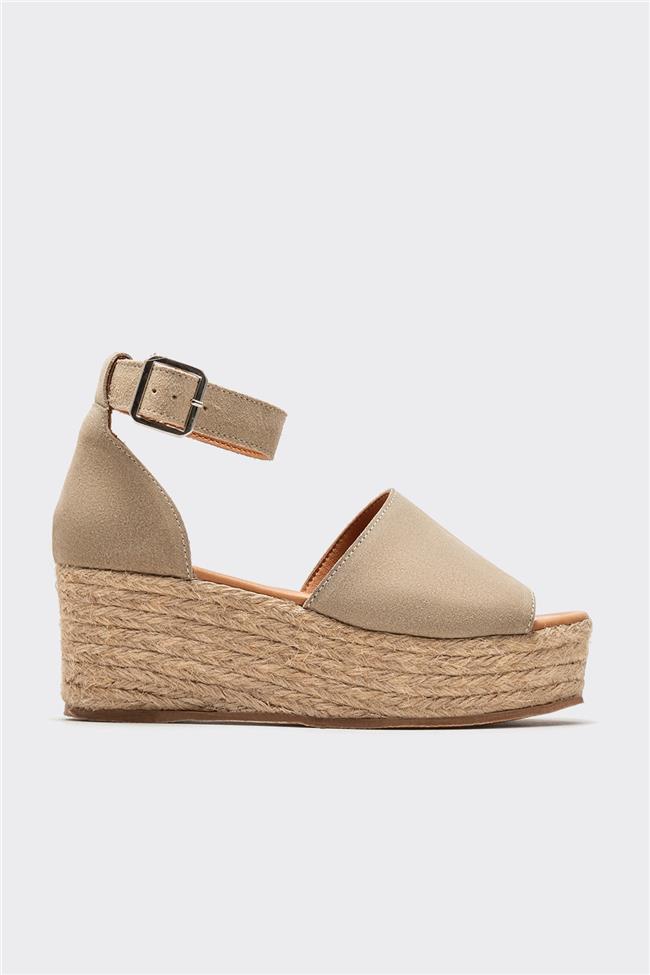Bej Deri Kadın Dolgu Topuklu Sandalet