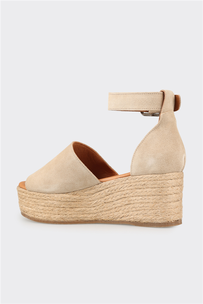 Bej Deri Kadın Dolgu Topuklu Sandalet