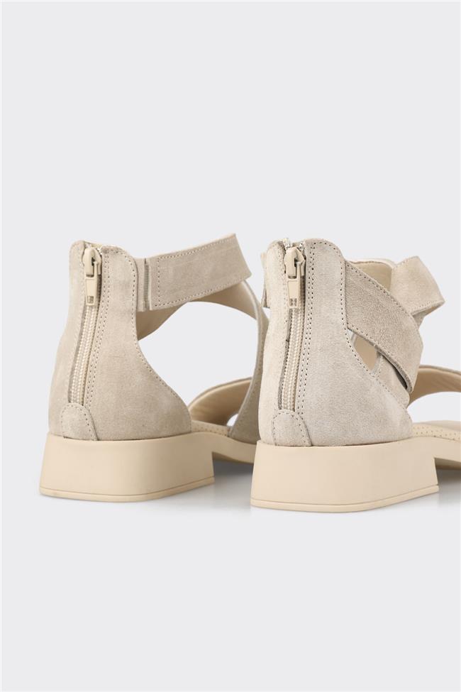 Bej Deri Kadın Düz Sandalet