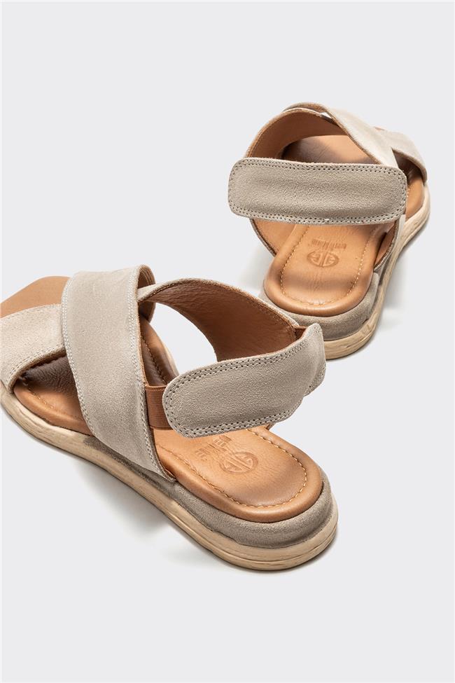 Bej Deri Kadın Düz Sandalet