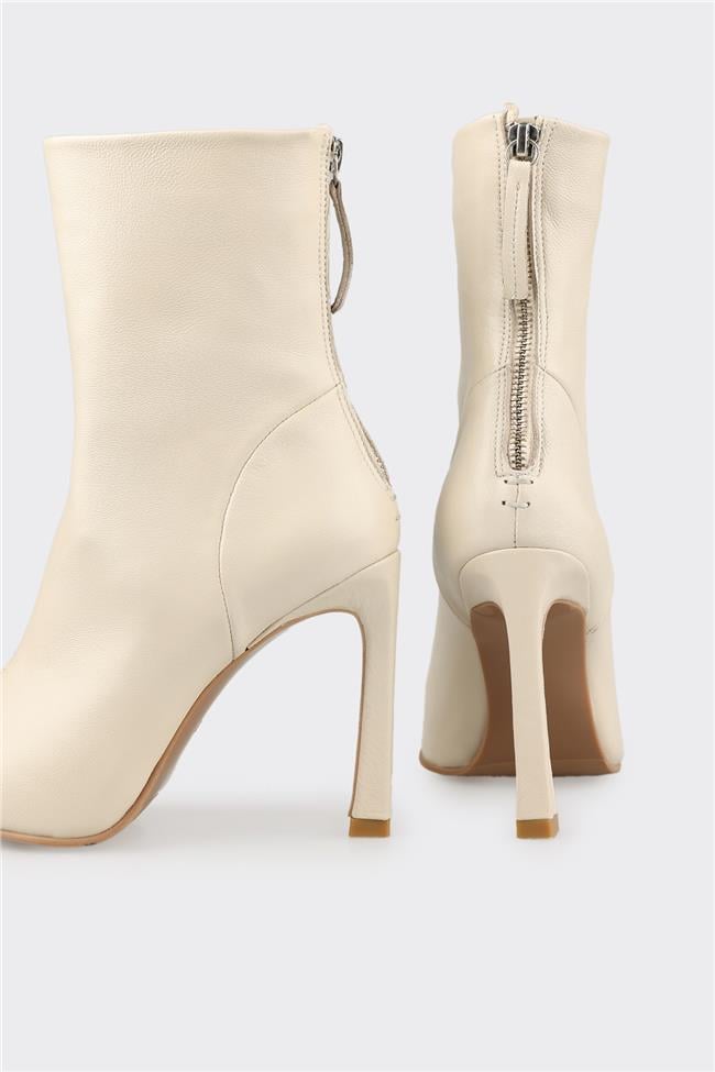 Bej Deri Kadın Klasik Bot