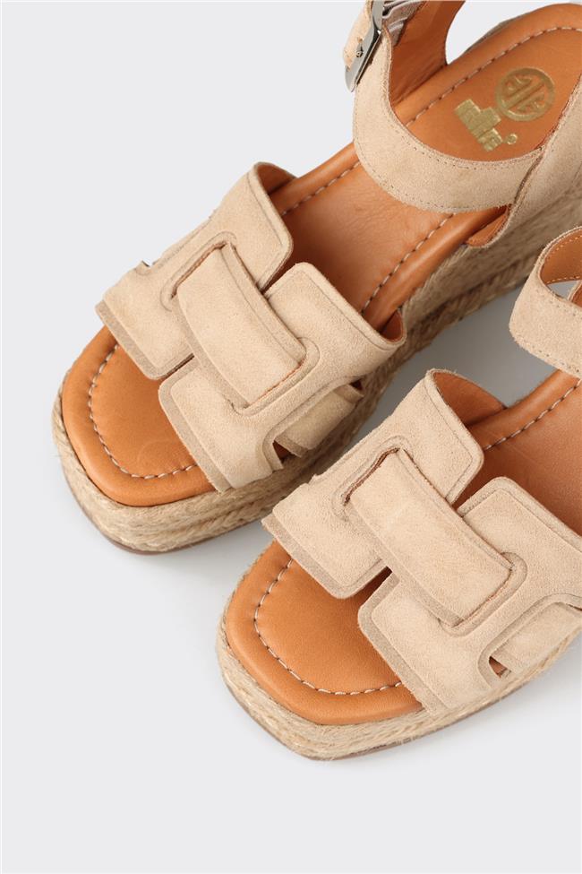 Bej Deri Kadın Sandalet