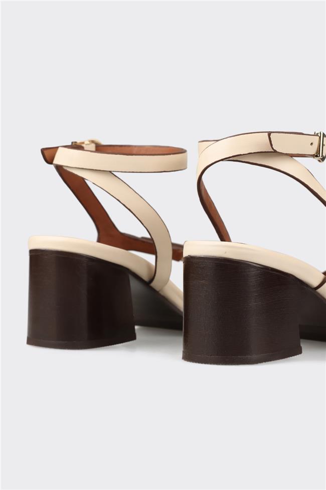 Bej Deri Kadın Sandalet