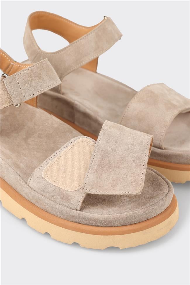 Bej Deri Kadın Sandalet