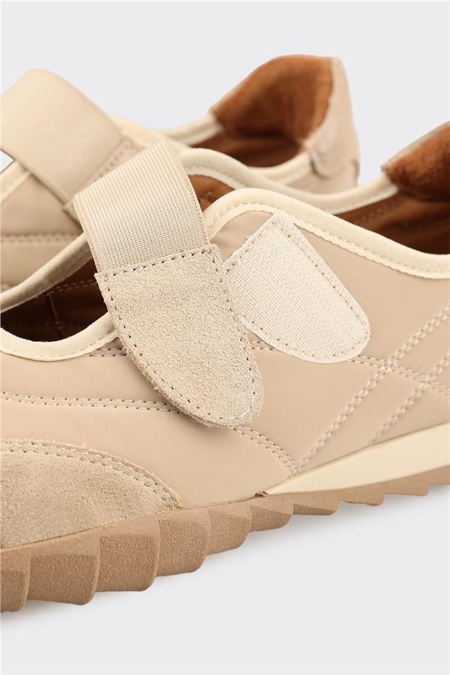 Bej Deri Kadın Spor Ayakkabı