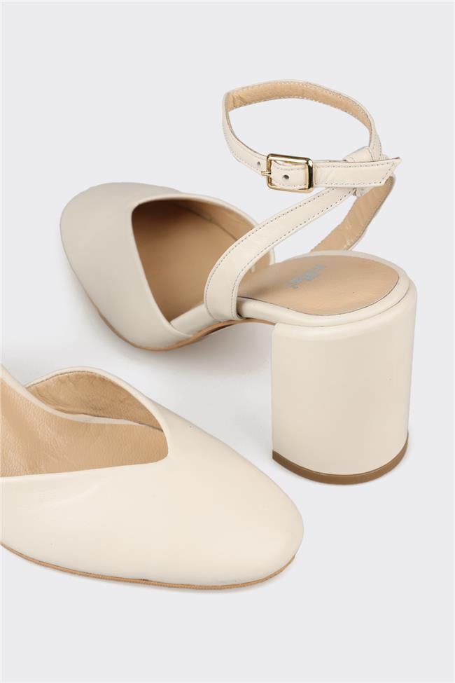 Bej Deri Kadın Topuklu Ayakkabı