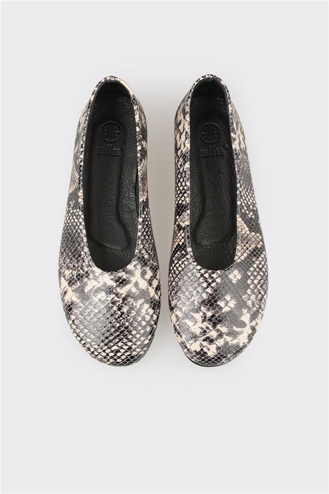 Bej Hayvan Desenli Deri Kadın Günlük Ayakkabı