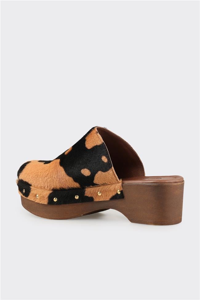 Bej Hayvan Desenli Deri Kadın Terlik