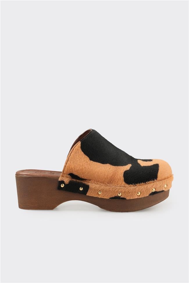 Bej Hayvan Desenli Deri Kadın Terlik