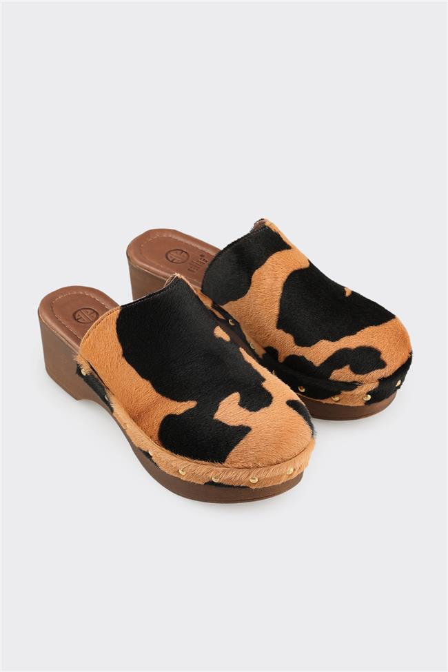 Bej Hayvan Desenli Deri Kadın Terlik