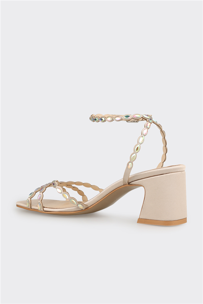 Bej Kadın Orta Topuk Sandalet