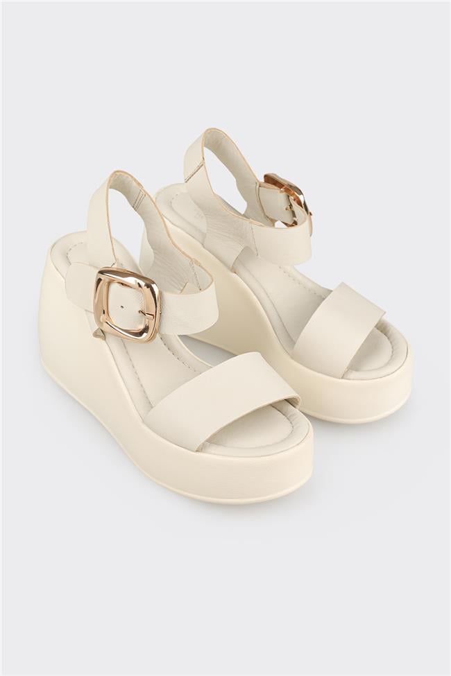Ekru Deri Kadın Dolgu Topuk Sandalet