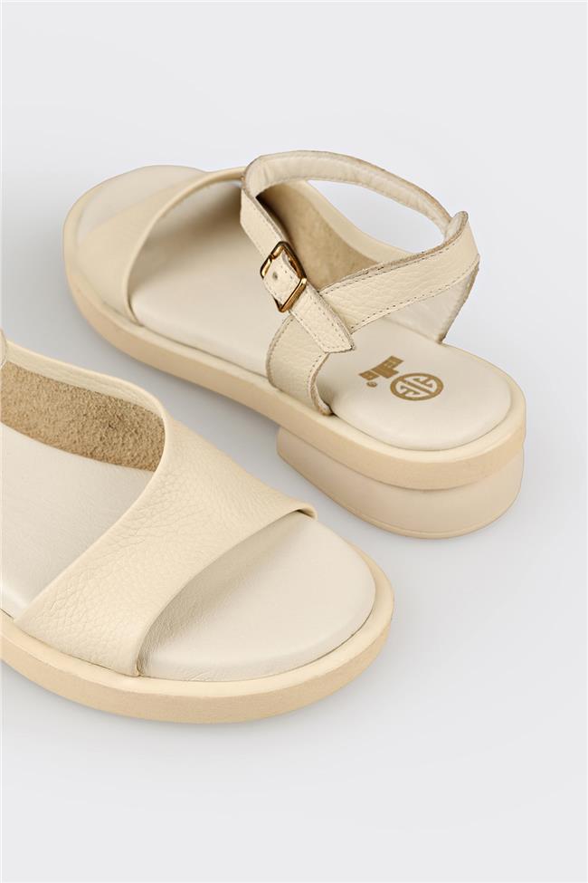 Ekru Deri Kadın Düz Sandalet