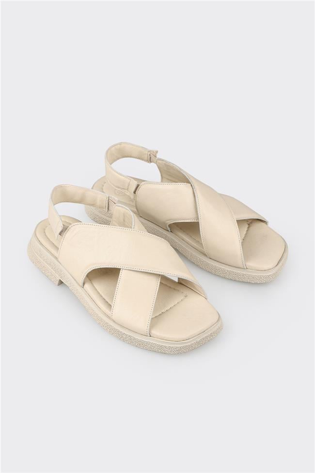 Ekru Deri Kadın Düz Sandalet