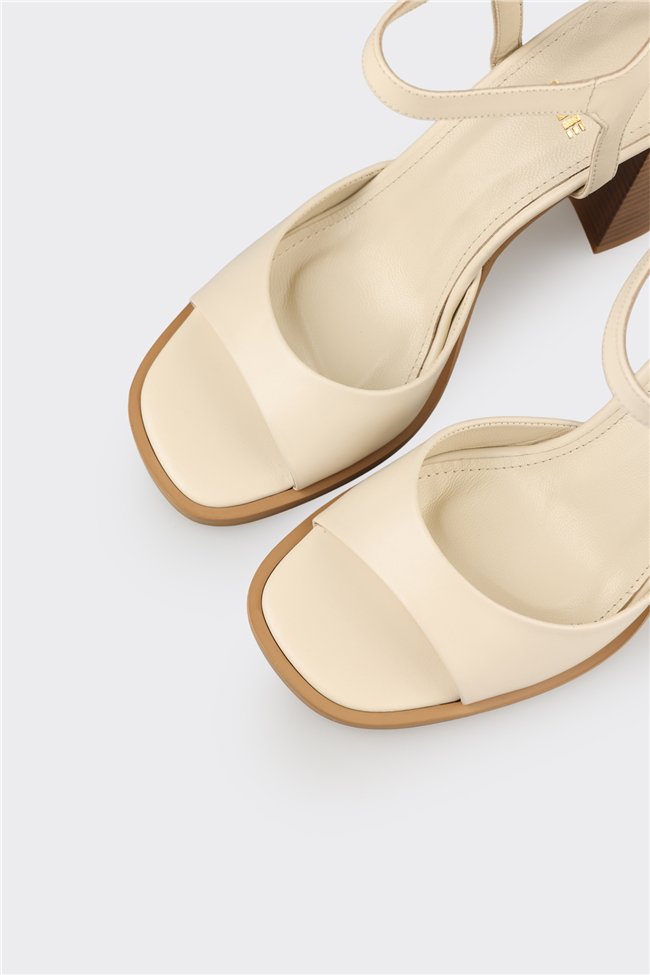 Ekru Deri Kadın Sandalet