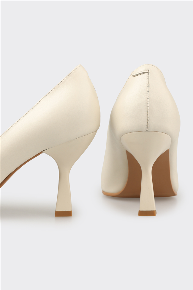 Ekru Deri Kadın Stiletto