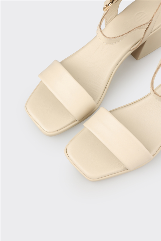 Ekru Deri Kadın Topuklu Sandalet