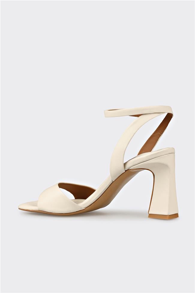 Ekru Deri Kadın Topuklu Sandalet