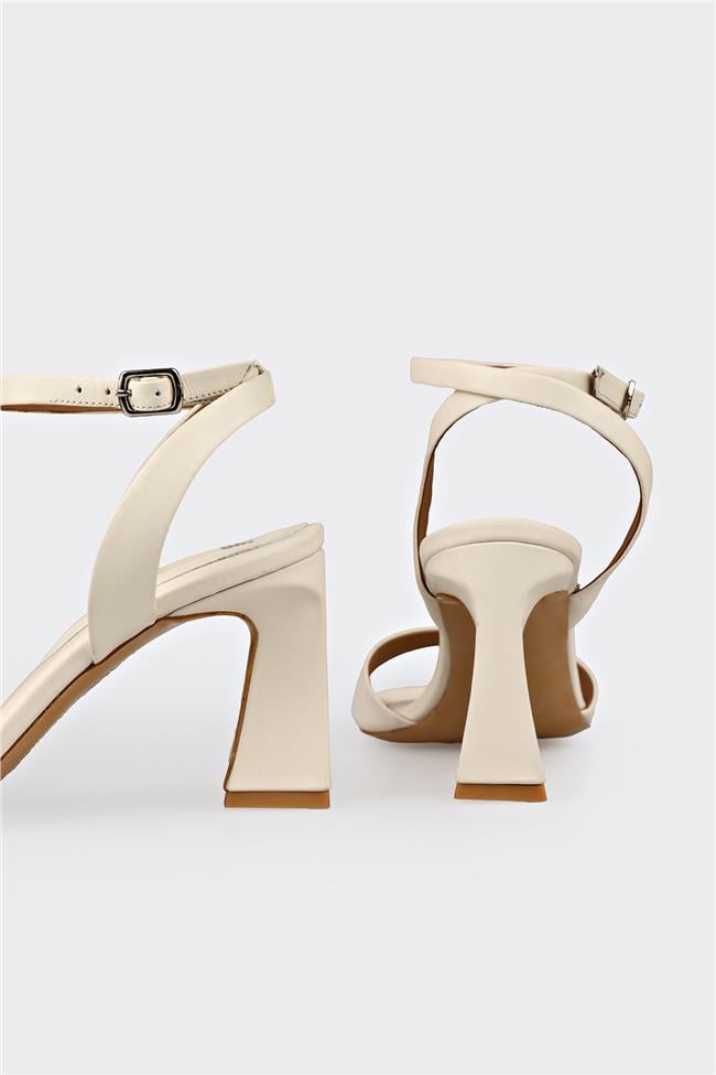 Ekru Deri Kadın Topuklu Sandalet