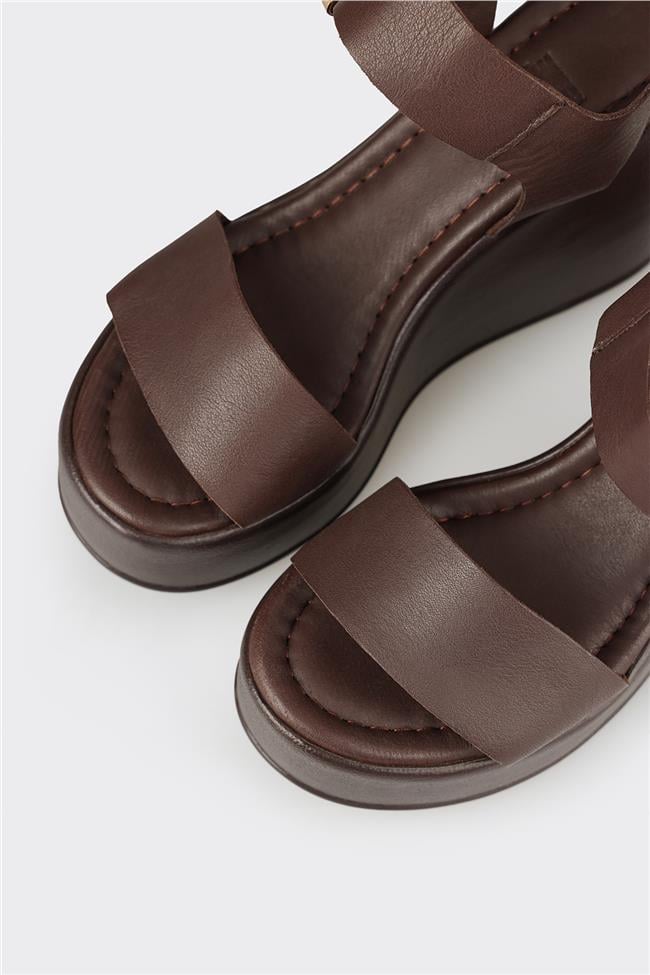 Kahve Deri Kadın Dolgu Topuk Sandalet