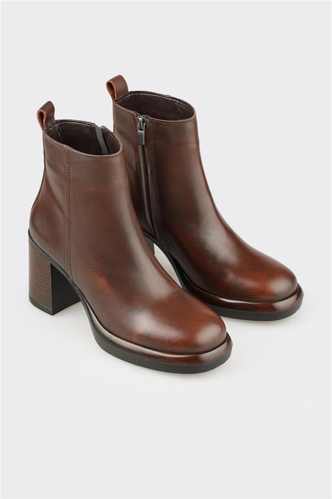 Kahve Deri Kadın Günlük Bot