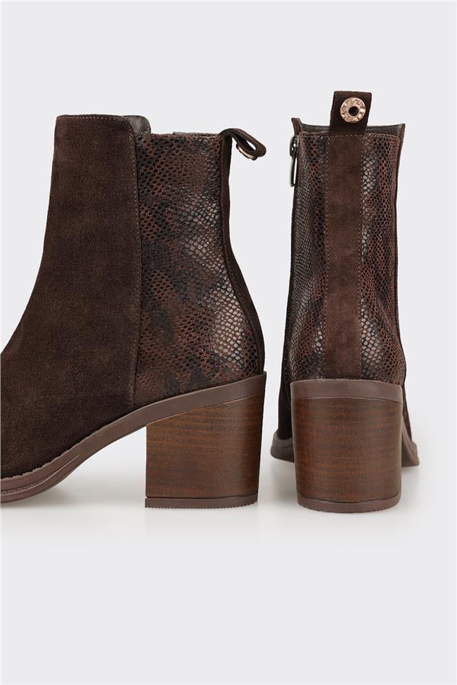 Kahve Deri Kadın Günlük Bot