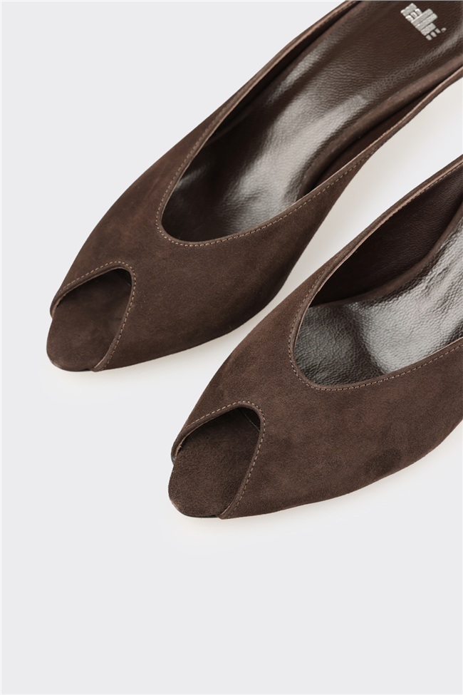 Kahve Deri Kadın Terlik