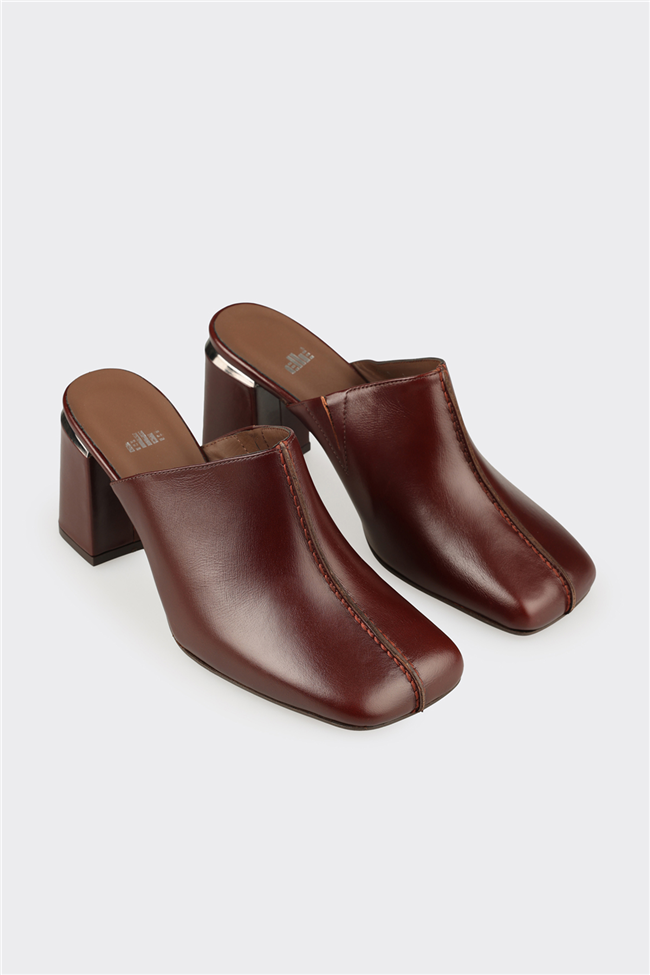 Kahve Deri Kadın Terlik