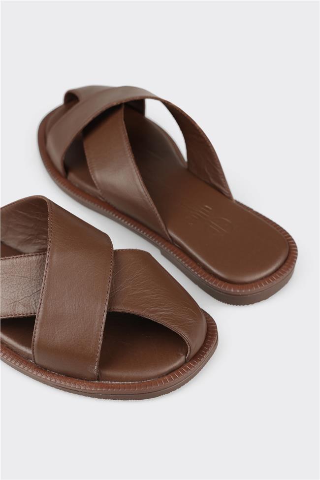 Kahve Deri Kadın Terlik