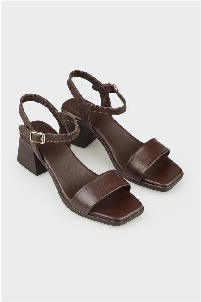 Kahve Deri Kadın Topuklu Sandalet