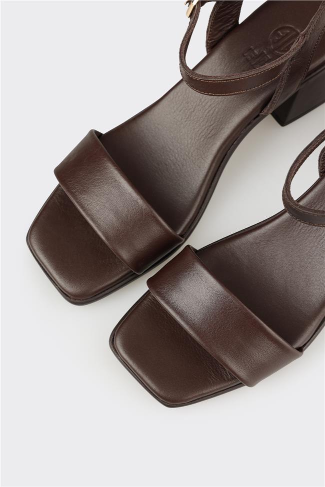 Kahve Deri Kadın Topuklu Sandalet