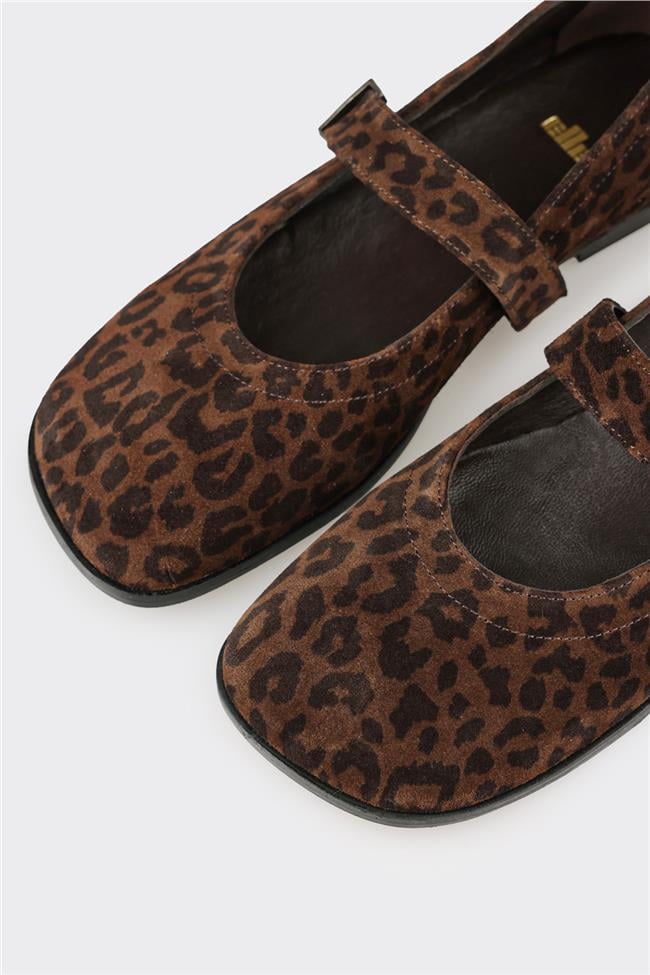 Kahve Hayvan Desenli Deri Kadın Günlük Ayakkabı