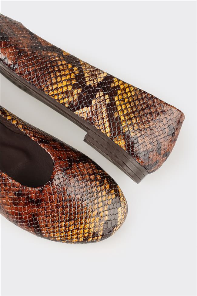 Kahve Hayvan Desenli Deri Kadın Günlük Ayakkabı