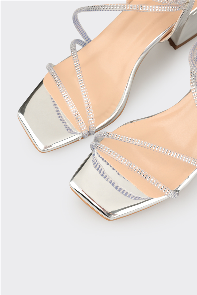 Lame Kadın Topuklu Sandalet