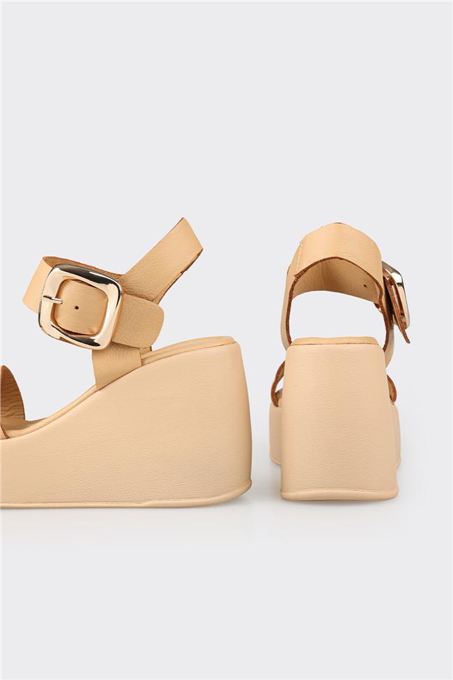 Naturel Deri Kadın Dolgu Topuk Sandalet